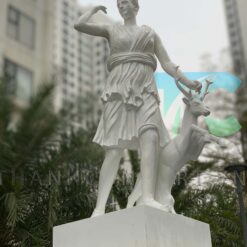 tượng nữ thần săn bắn artemis