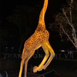 mô hình huơu cao cổ composite