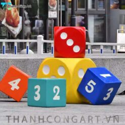 mô hình xúc xăc trang trí composite